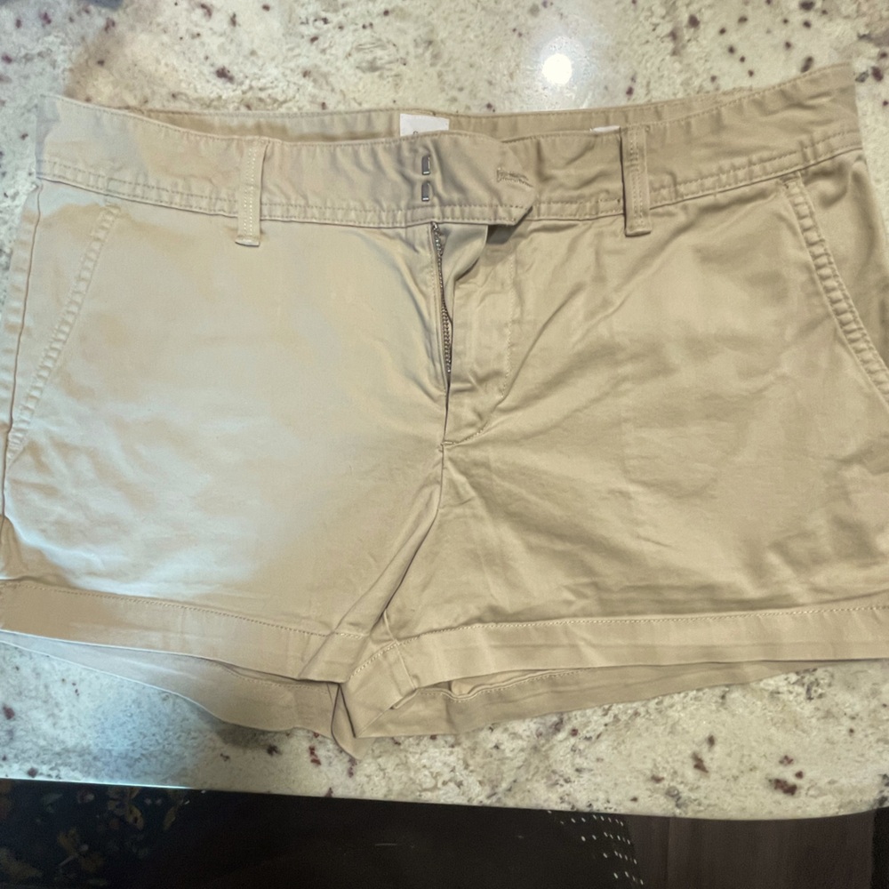 Women's khaki Shorts